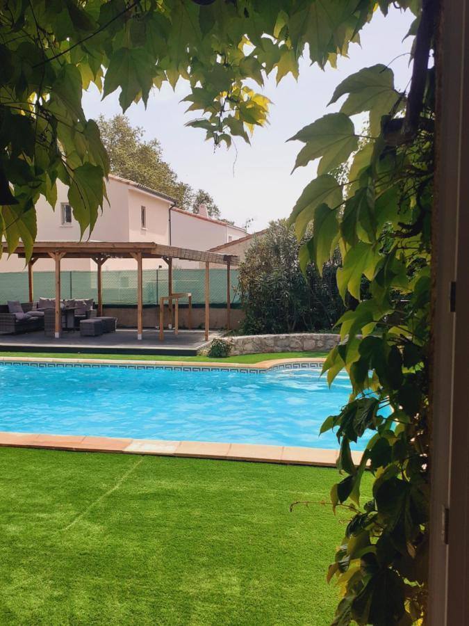 Superbe Grand Studio Tout Confort Avec Exterieur Poussan Buitenkant foto