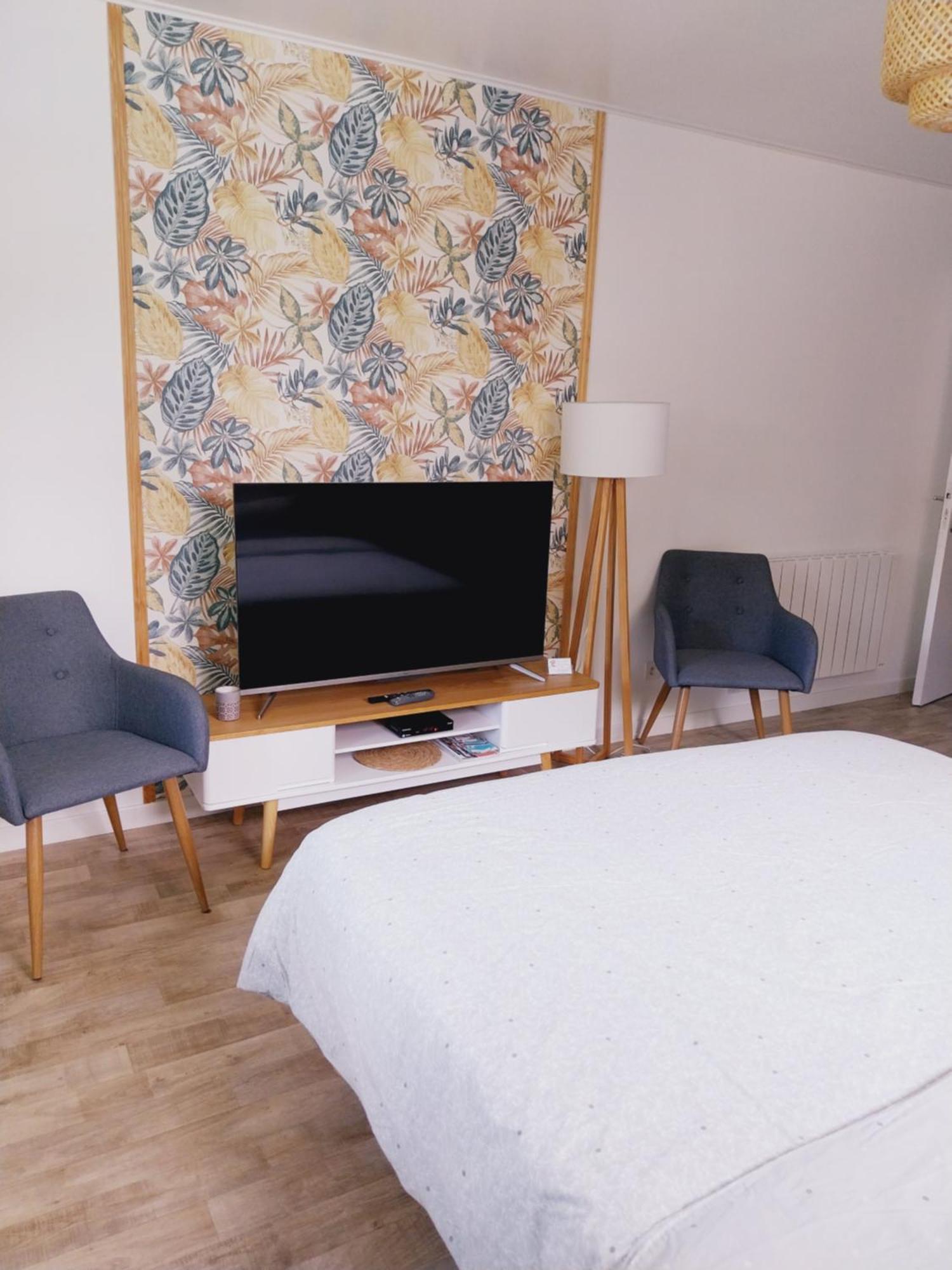 Superbe Grand Studio Tout Confort Avec Exterieur Poussan Buitenkant foto