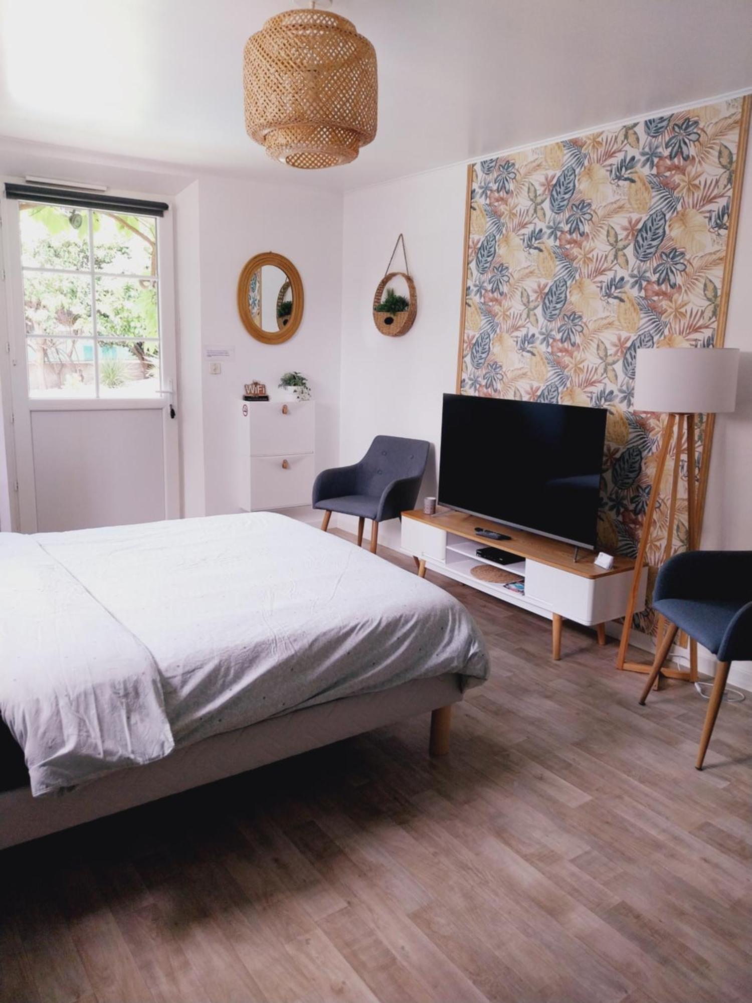 Superbe Grand Studio Tout Confort Avec Exterieur Poussan Buitenkant foto
