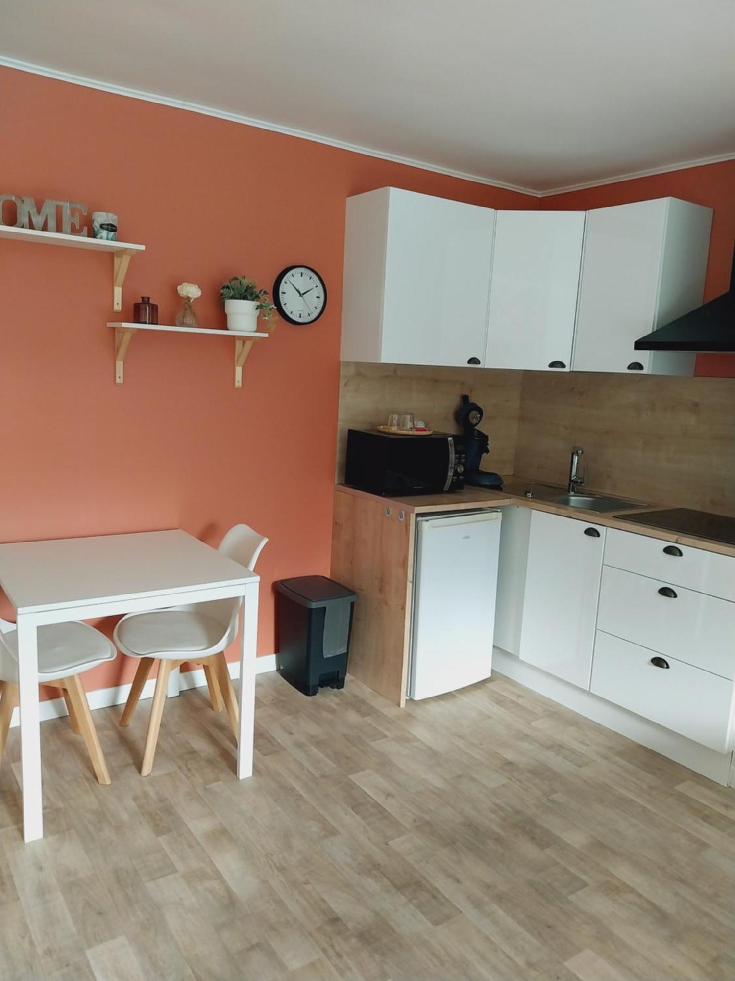 Superbe Grand Studio Tout Confort Avec Exterieur Poussan Buitenkant foto