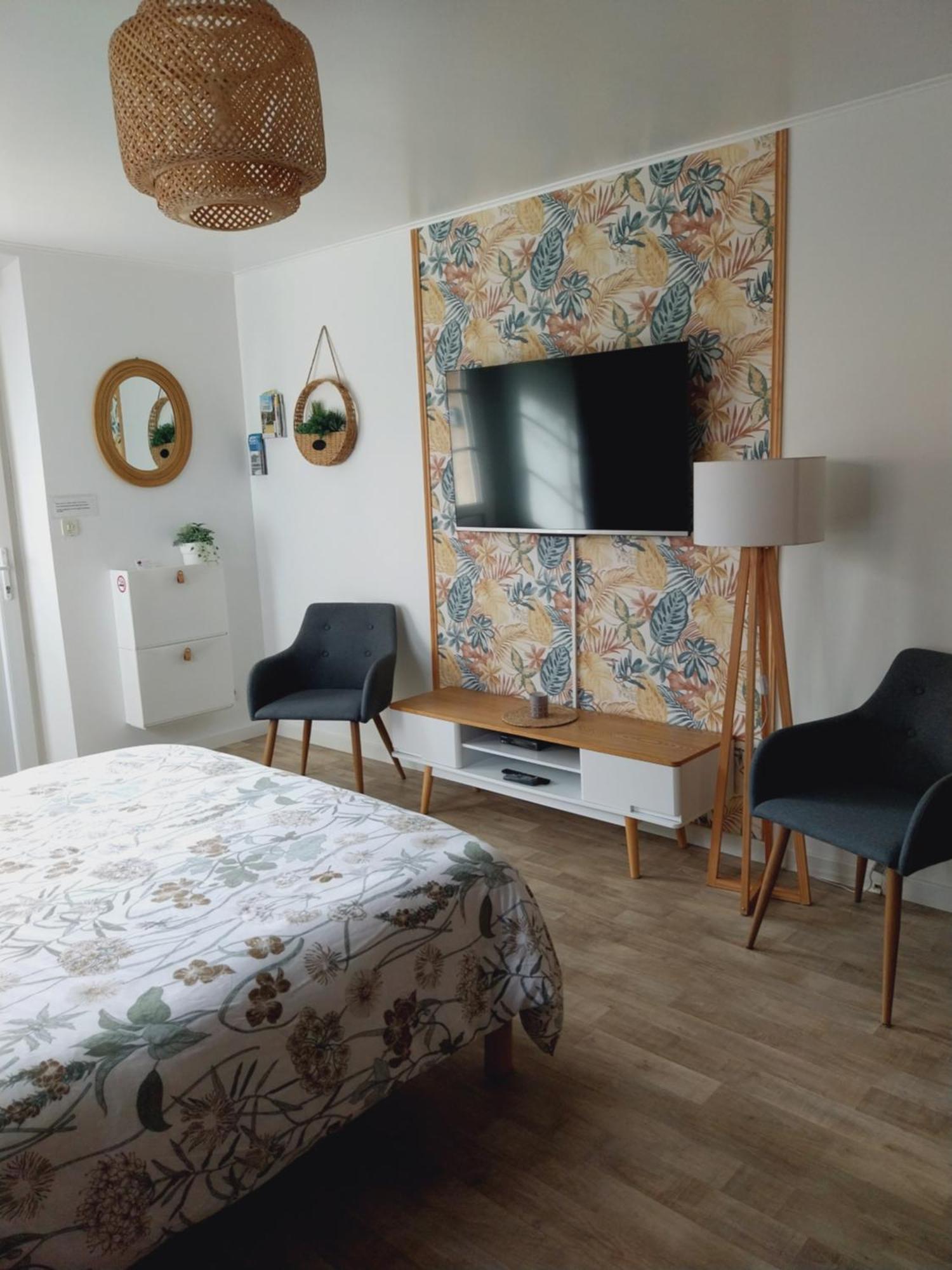Superbe Grand Studio Tout Confort Avec Exterieur Poussan Buitenkant foto